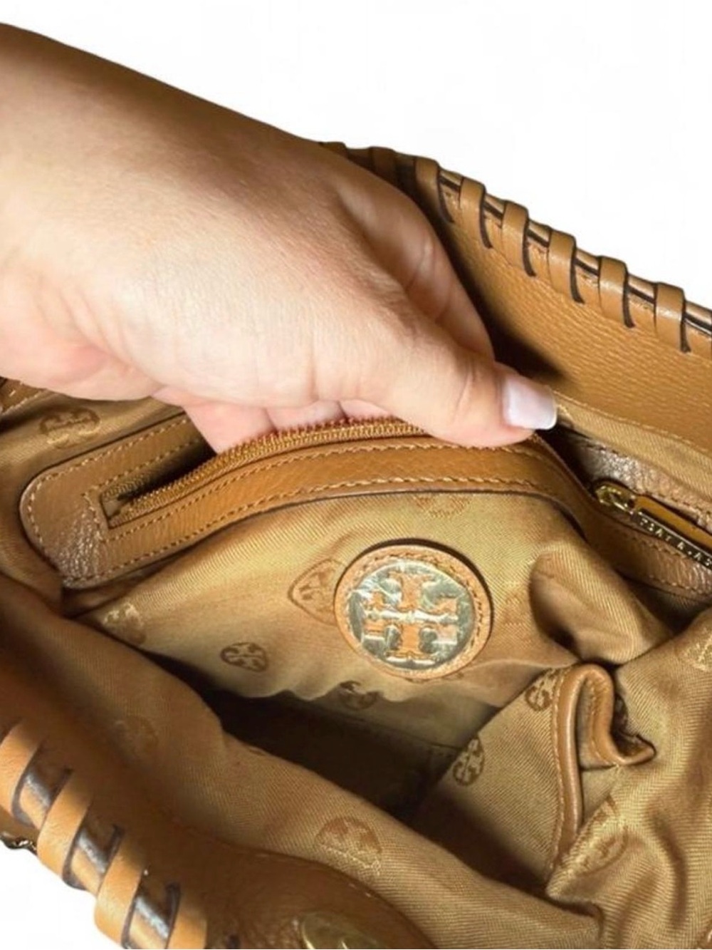 Tory Burch Marion Pebbled Leather Shoulder Bag Caramel colorway, pebbled leather - Picture 8 of 8